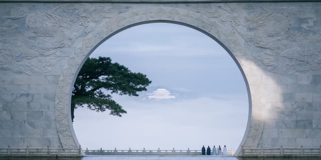 Midjourney Prompt - a vast circular moon gate inside a Chinese celestial palace opening onto an endl